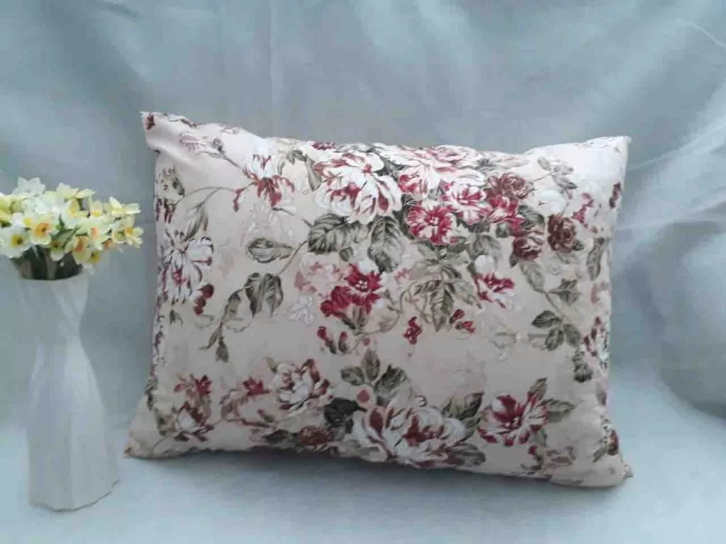 روبالشتی نخی